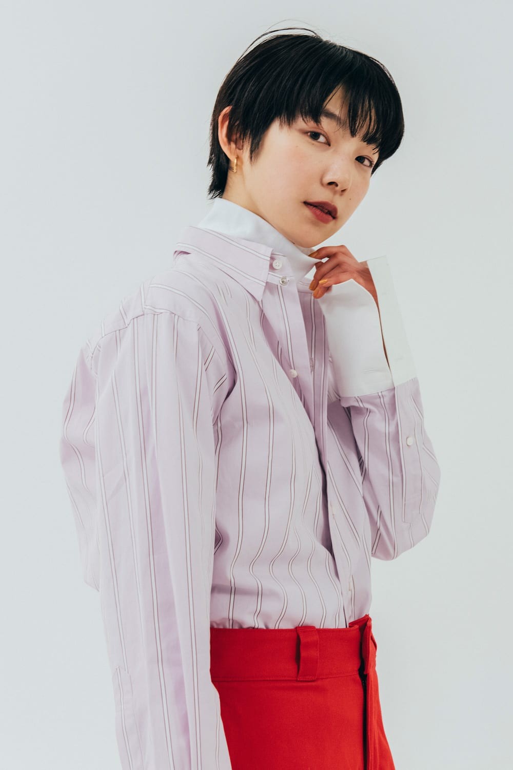 シンゾーンのダブルカフスシャツを在原みゆ紀さんが自由に着まわし