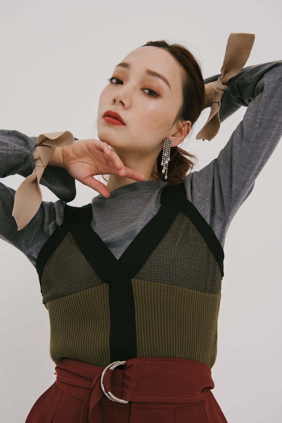 TANのキャミソールを仲西さほみさんが自由に着まわし