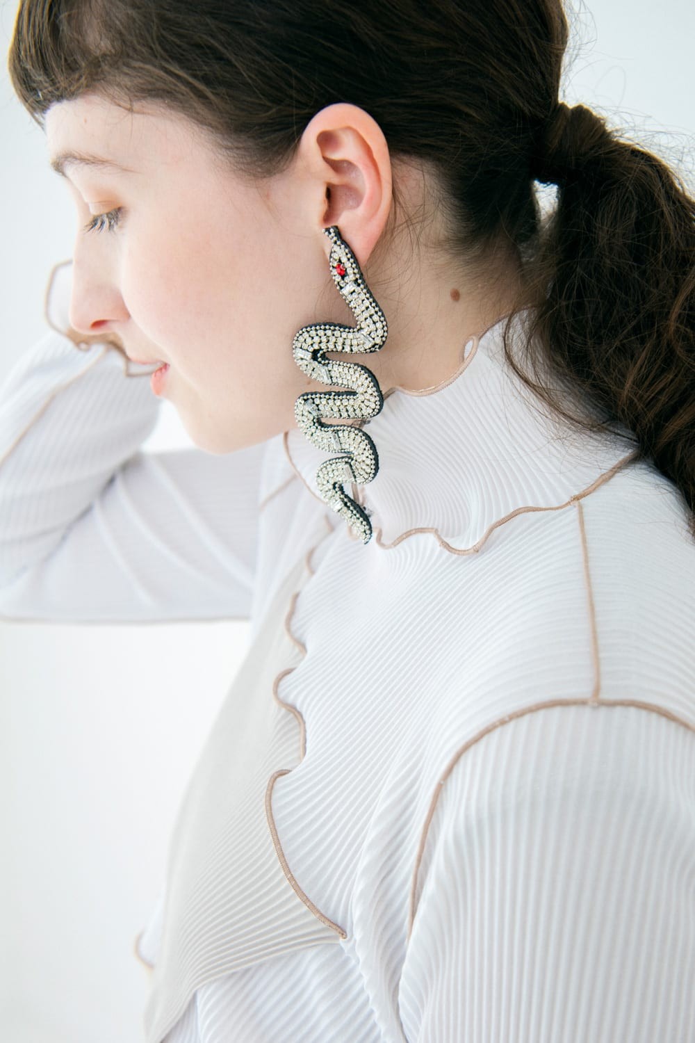 コトハヨコザワのトップスを着まわし