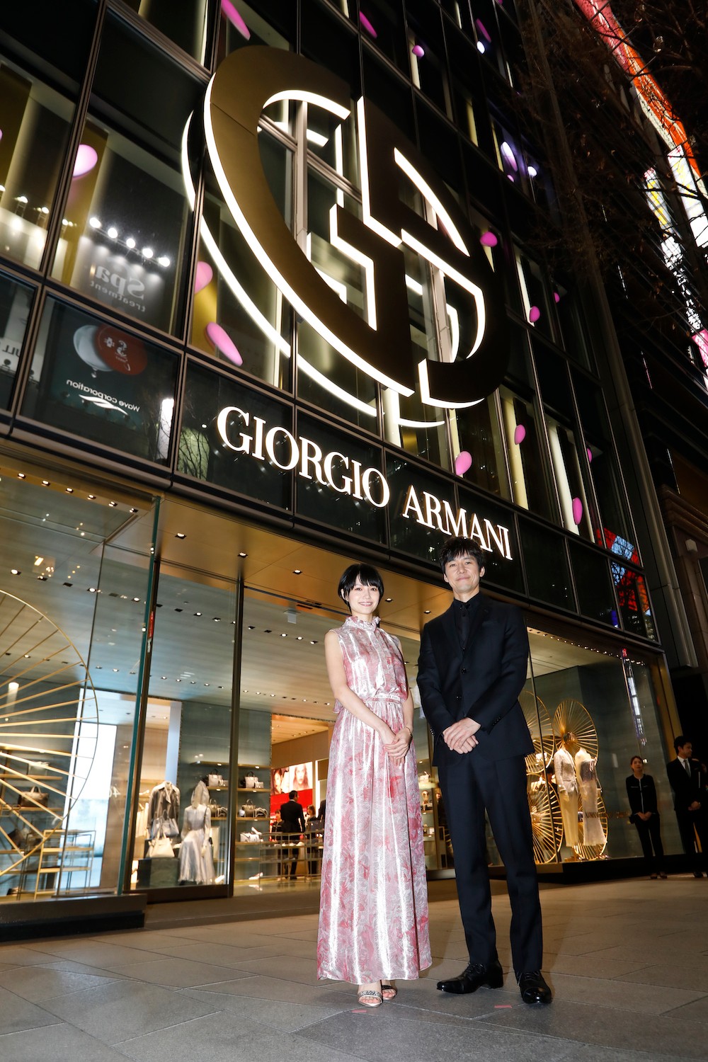 アルマーニ　銀座タワー　宮崎あおい　西島秀俊　