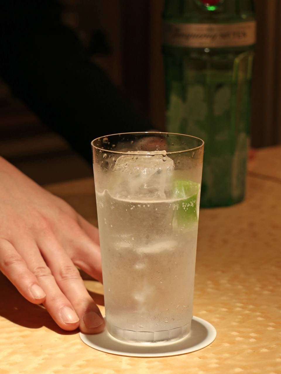 ジントニック　バー　カウンターバー