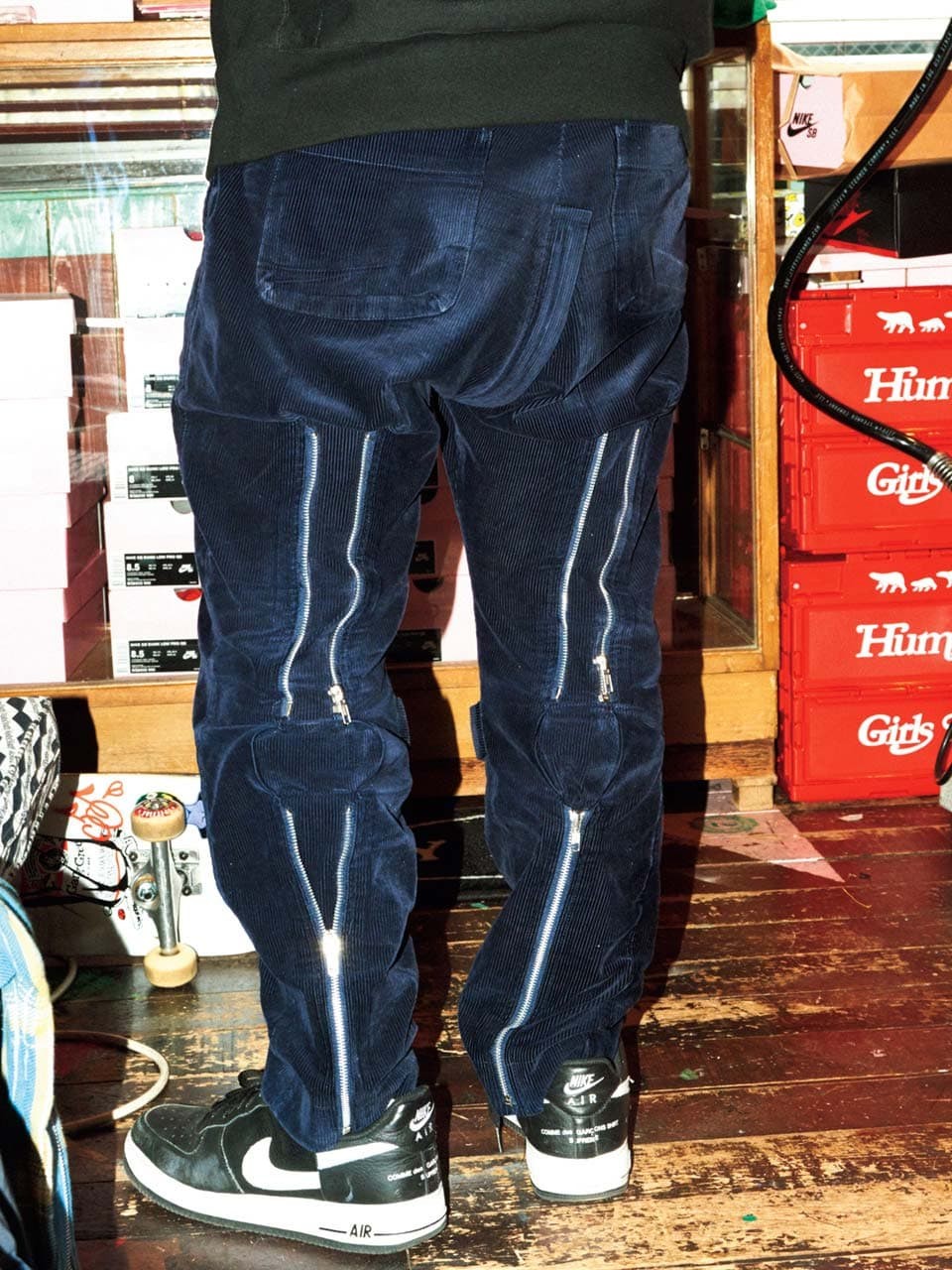 グラフィックアーティストVERDYがいつも履いてる、こだわりのボンデージパンツ