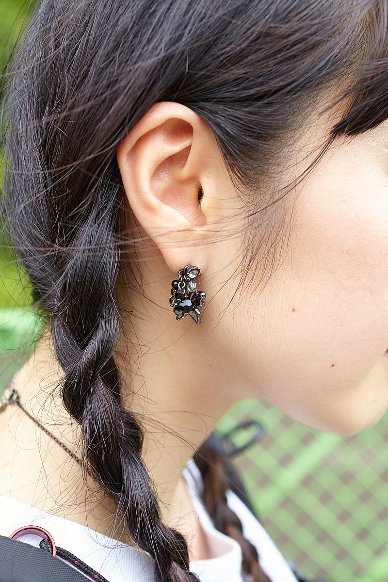 アースカラーのボーダーがキュート。ロング丈のワンピースをフェス仕様に｜365日おしゃれスナップ - Slide:6