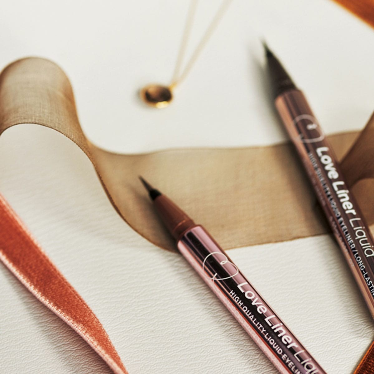 mshのアイライナー - Slide:1