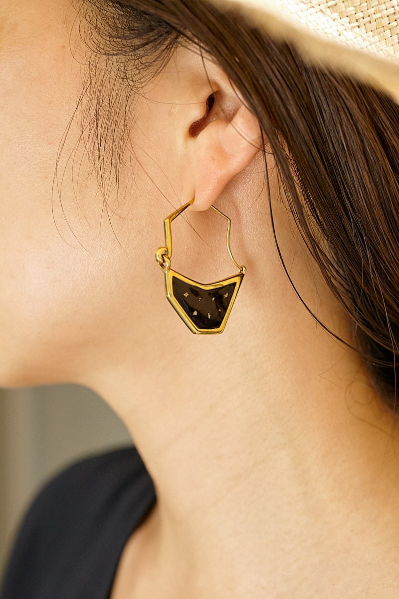 秋の始めもブラックで涼しげに。韓国の人気ブランドを取り入れて｜365日おしゃれスナップ - Slide:4