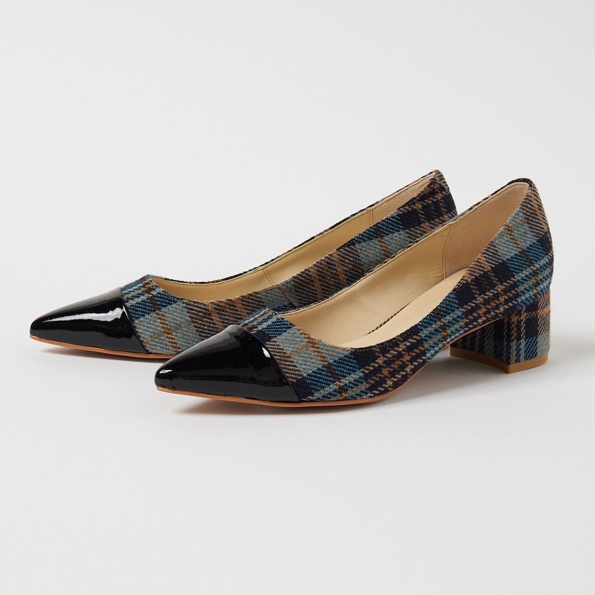 barneys newyorkの秋パンプス - Slide:2