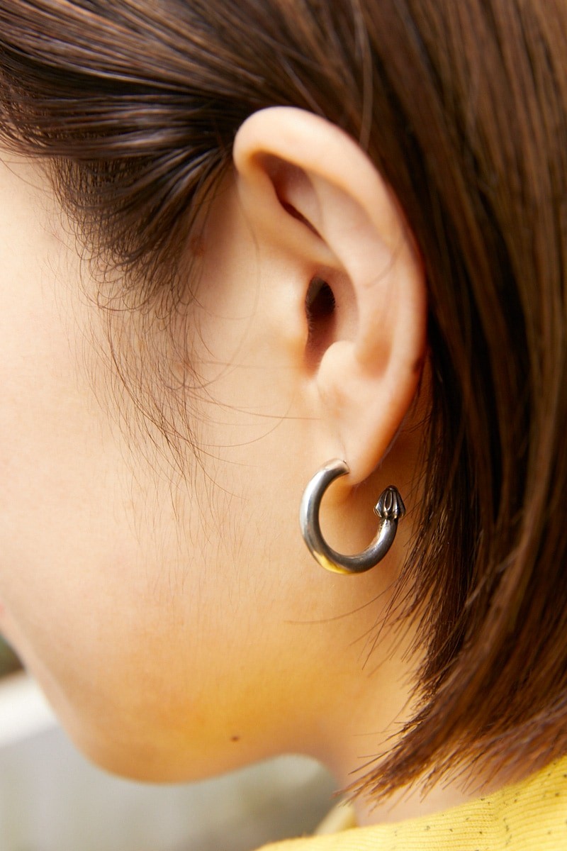 ワーキングウェアを上品にアレンジ。同系色で全身まとめて｜365日おしゃれスナップ - Slide:5