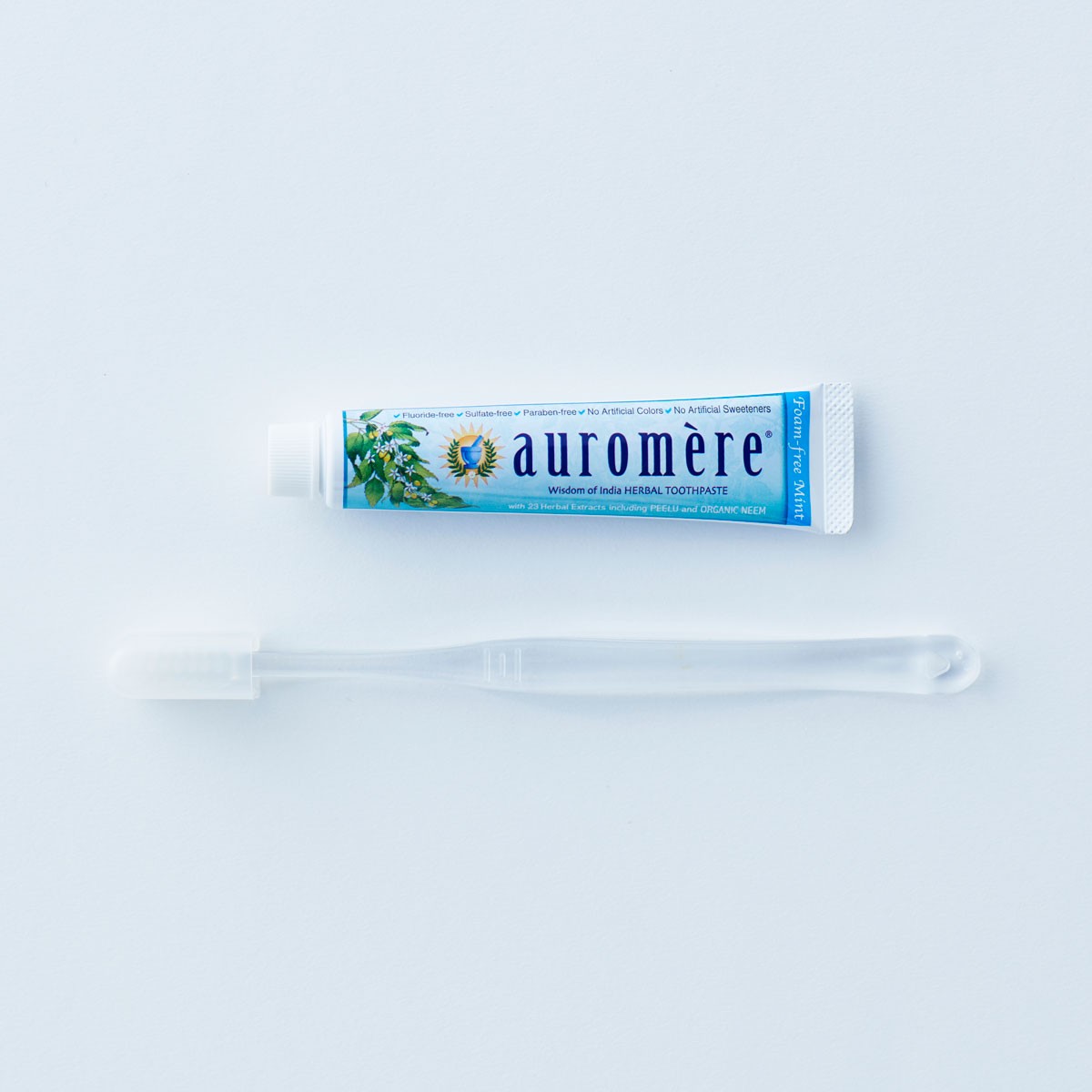 ヘルシー美人のバッグ&ポーチの中身 vol.5 シンシア・ガーデンPR 藤巻沙織さん - Slide:1