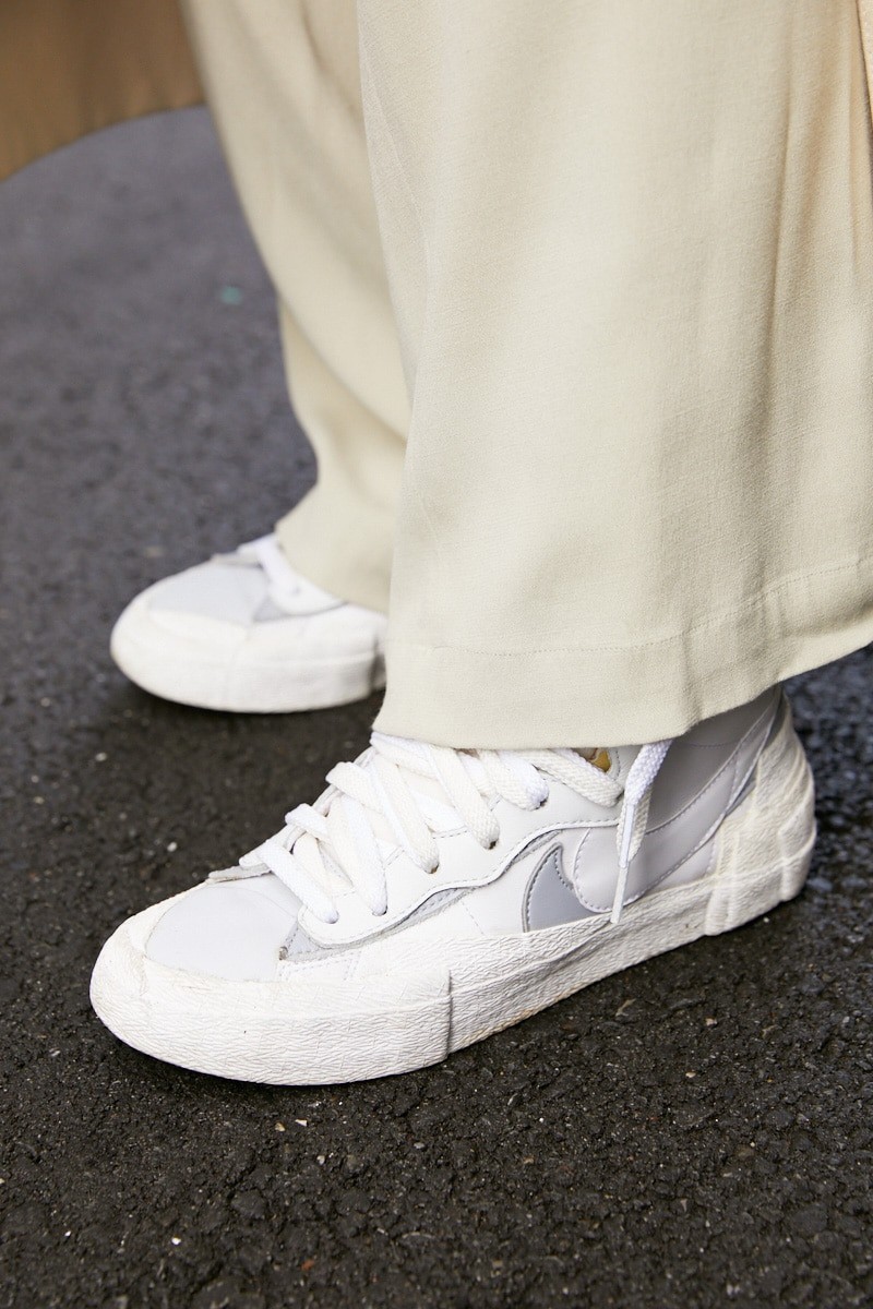 ワーキングウェアを上品にアレンジ。同系色で全身まとめて｜365日おしゃれスナップ - Slide:4