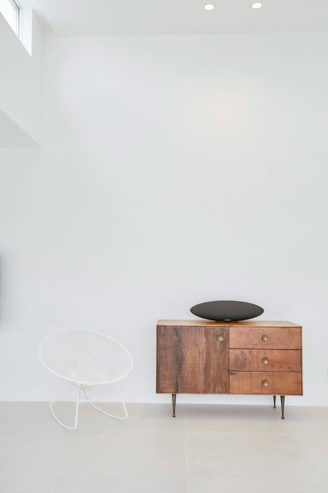 私と部屋 vol.33 内も外もホワイトで統一。暮らしと趣味とインテリアを楽しめる白い家 ー牧野理衣さん - Slide:5