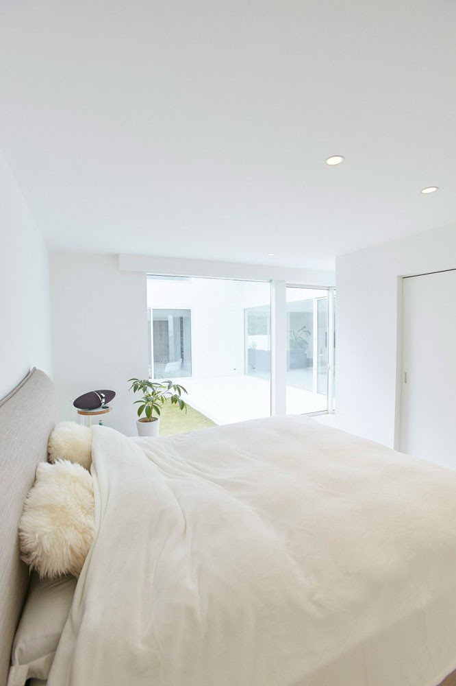 私と部屋 vol.33 内も外もホワイトで統一。暮らしと趣味とインテリアを楽しめる白い家 ー牧野理衣さん - Slide:10