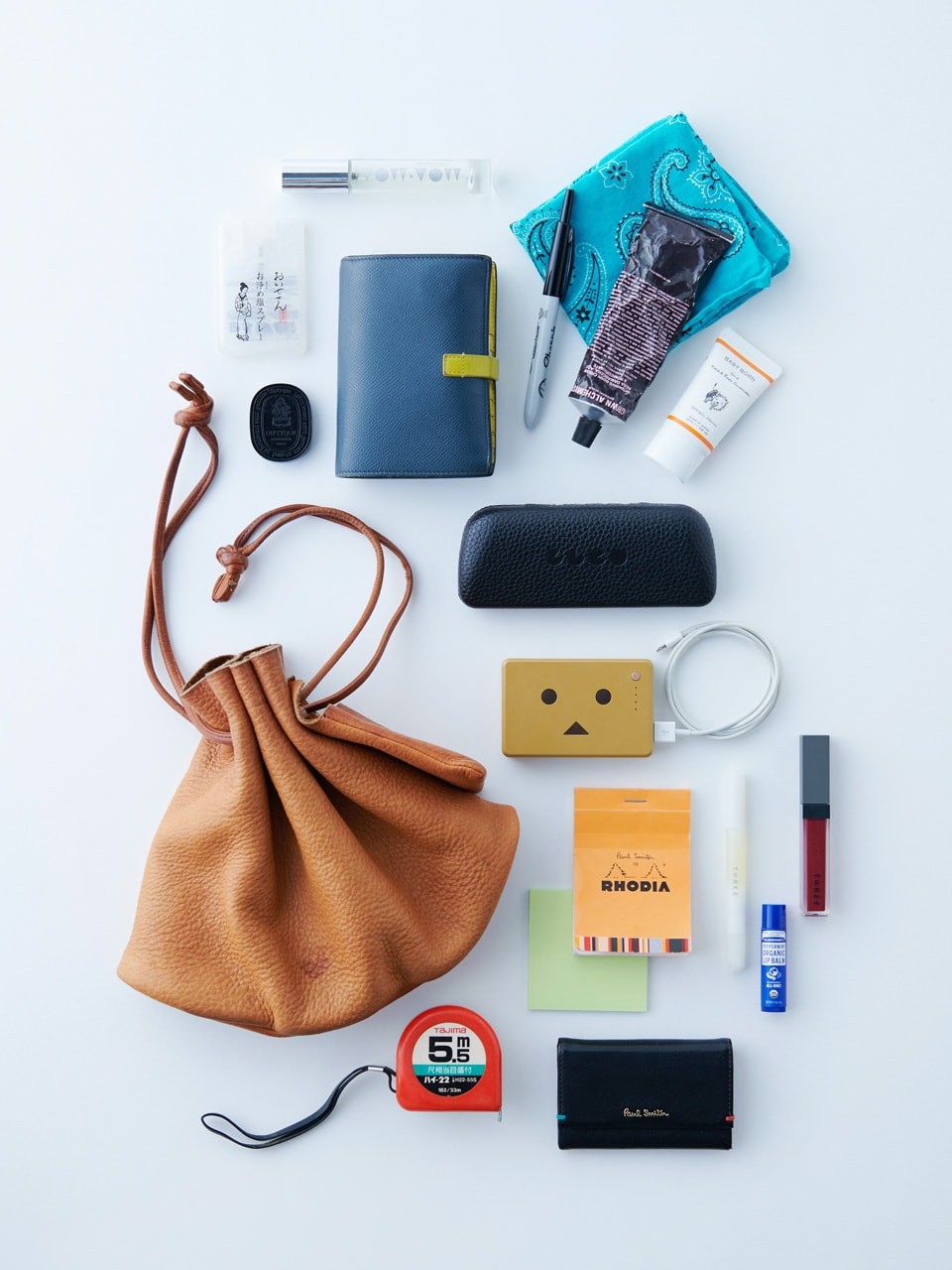 関田四季さんのバッグの中身