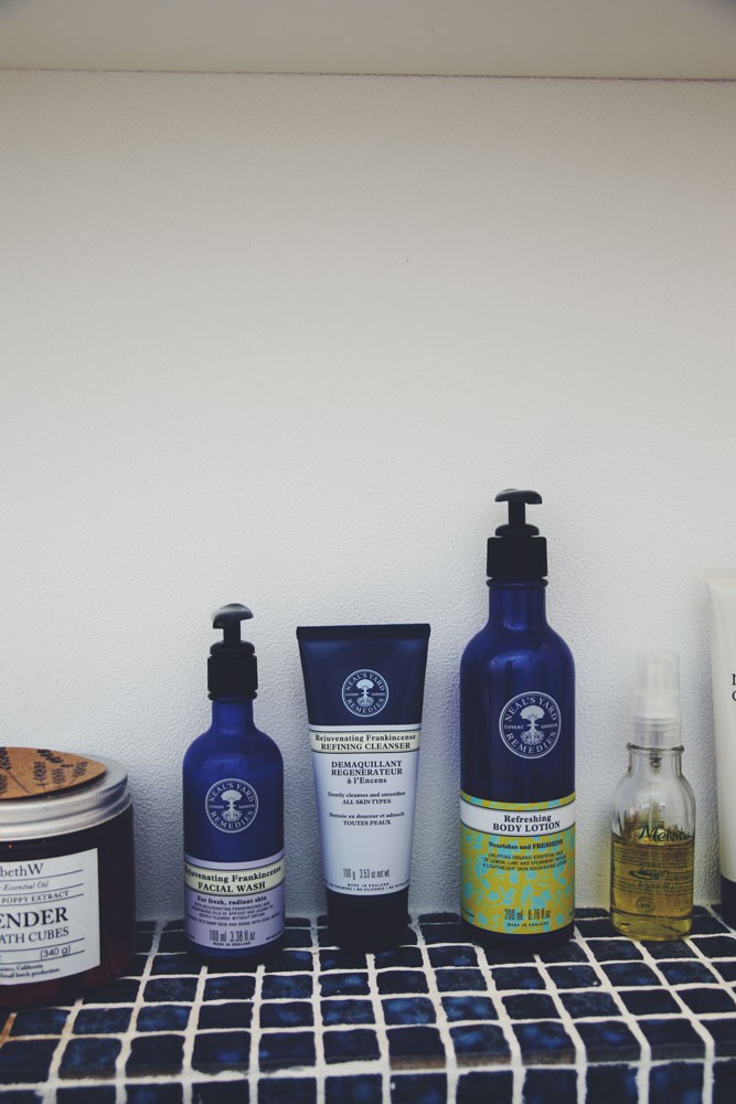 私と部屋　マイホーム　天井 - Slide:5