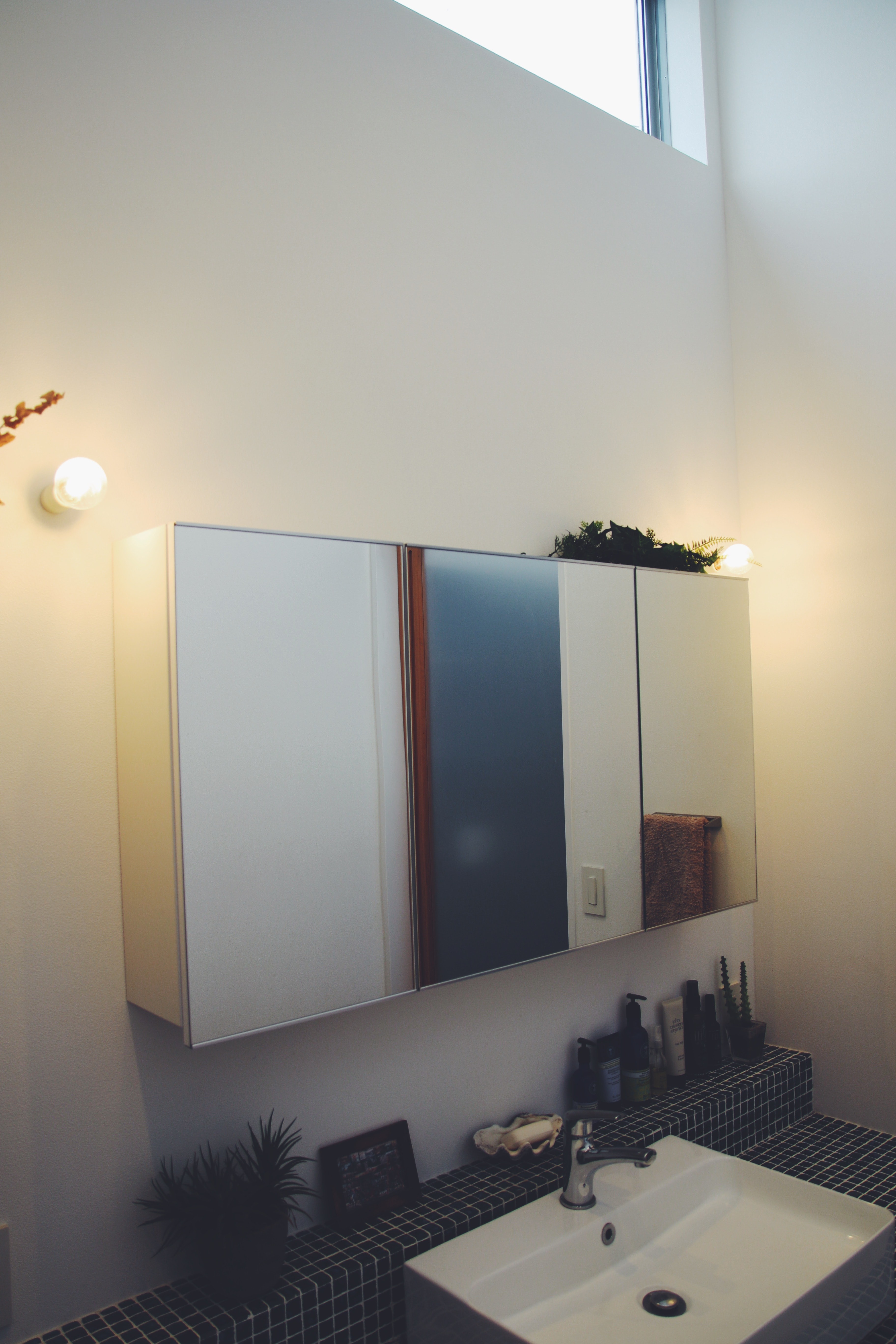 私と部屋　マイホーム　天井 - Slide:4