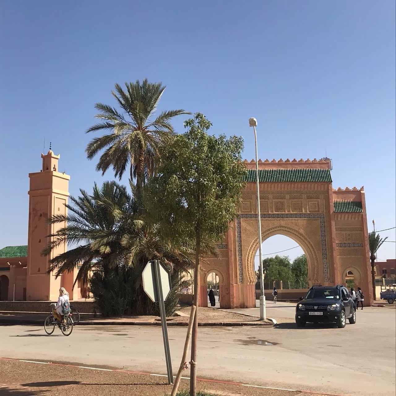 ハシラビードの街中 - Slide:4