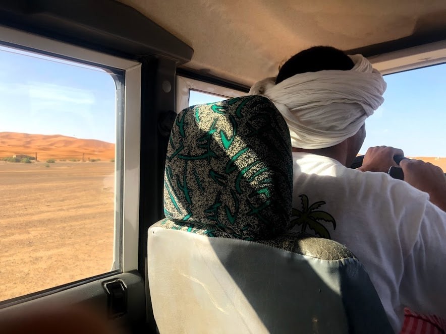 帰り道の車内 - Slide:1