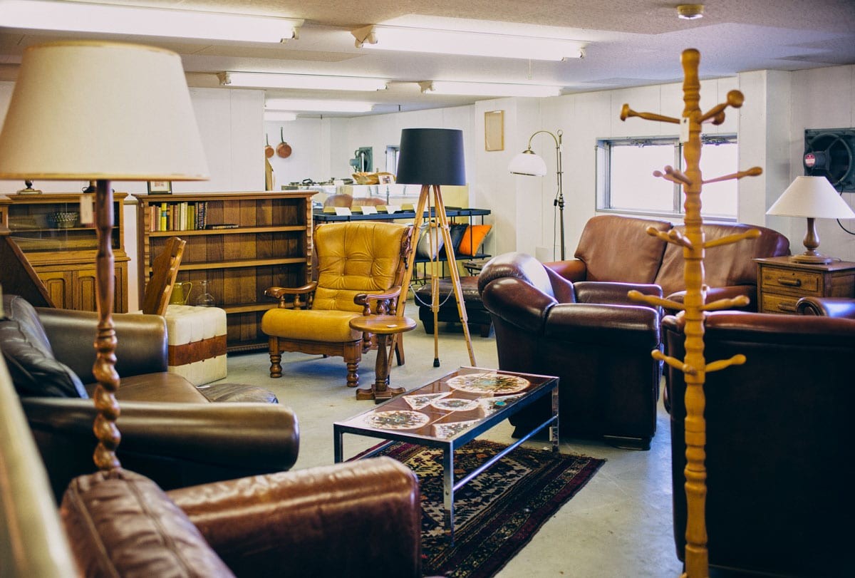 SHARK-ATTACK-LAND - Slide:1