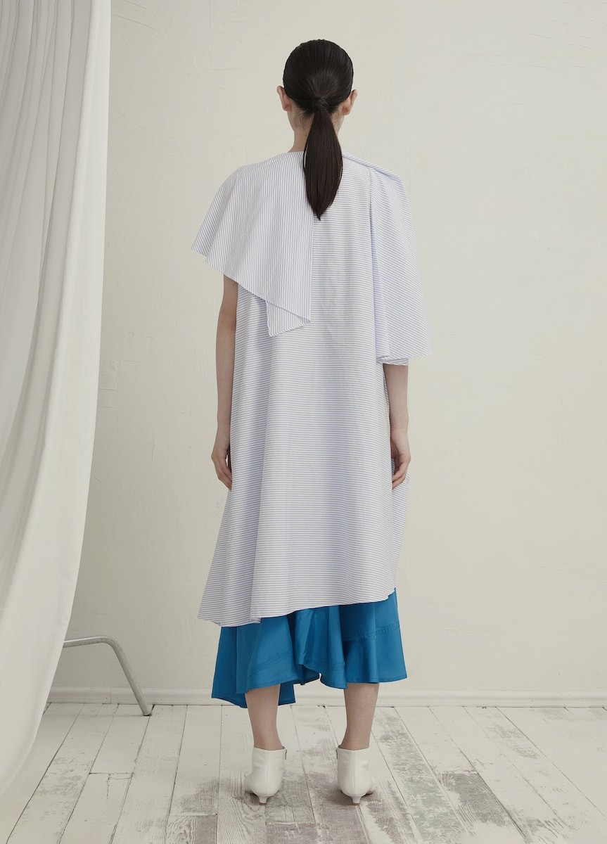 JNBYの2020春夏コレクション　アシメトリーストライプドレスとスカート - Slide:10