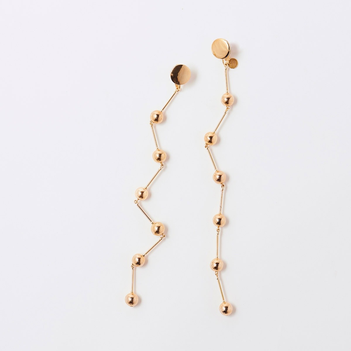 フミエタナカのゴールドイヤリング - Slide:2