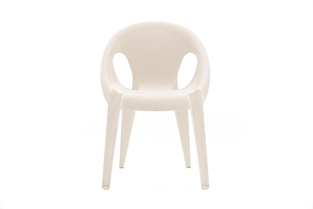 〈マジス〉の新作チェア「ベル」|ホワイト・ハイヌーン - Slide:1