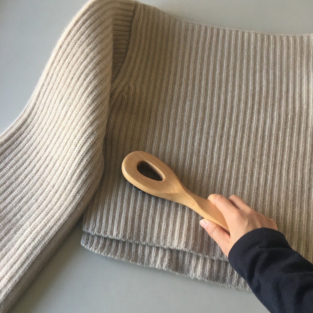 ニットのブラッシング - Slide:2