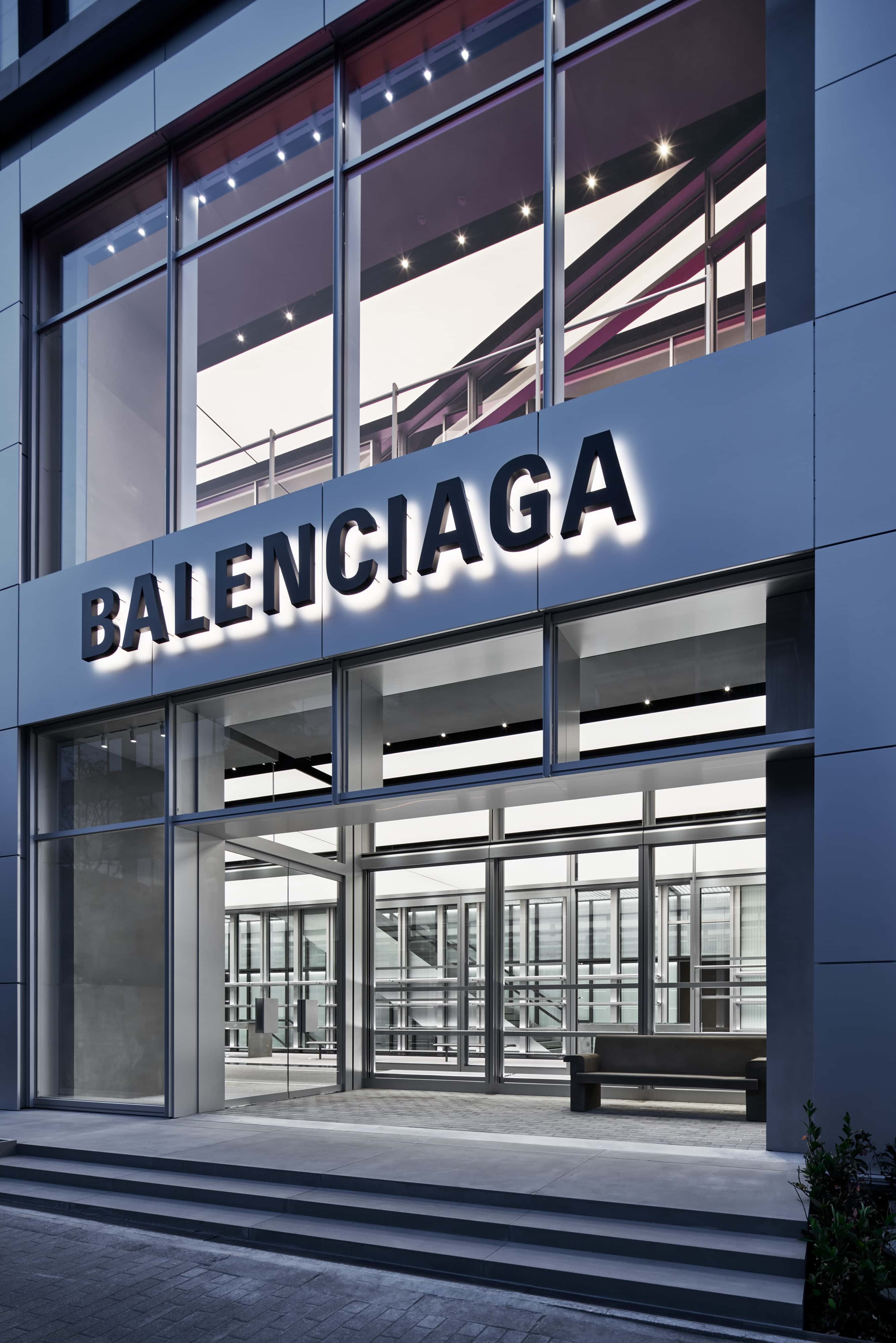 Balenziaga aoyama, 旗艦店外観