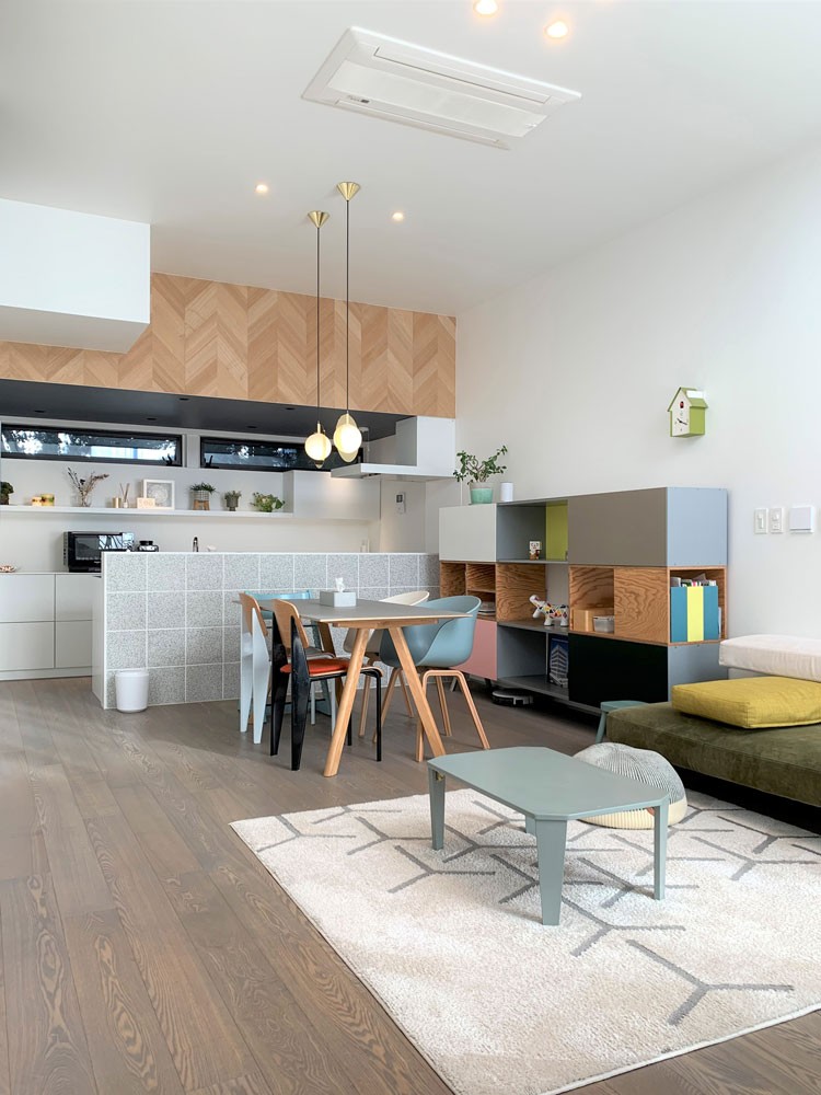 私と部屋 - Slide:1