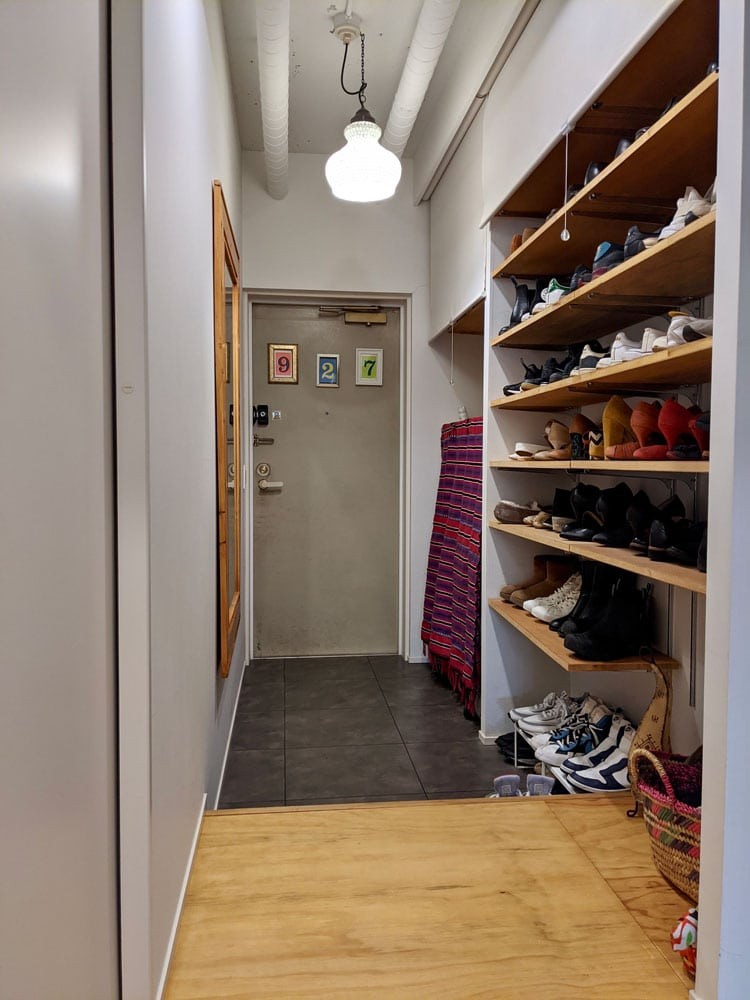 私と部屋 - Slide:10