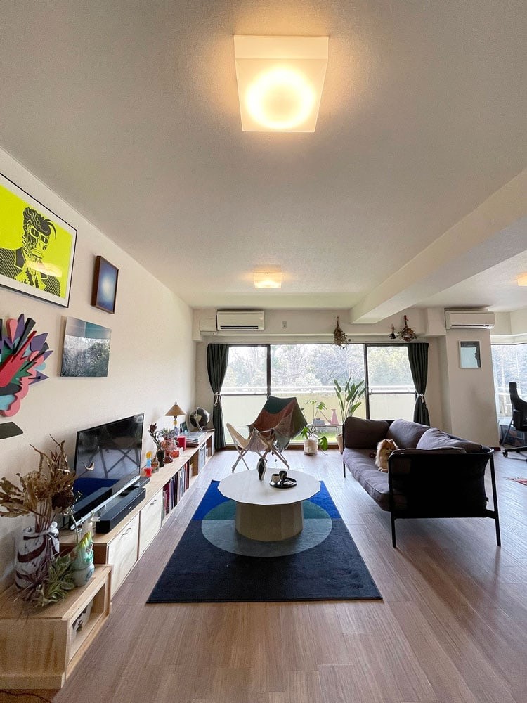 私と部屋 - Slide:1