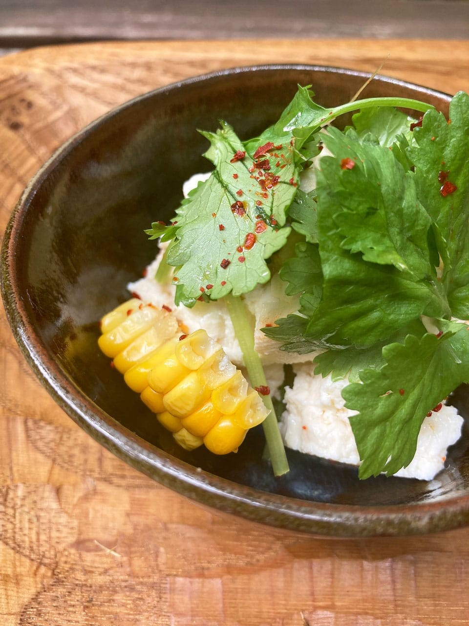5分めし　塩豆腐とパクチーのもろこしサラダ