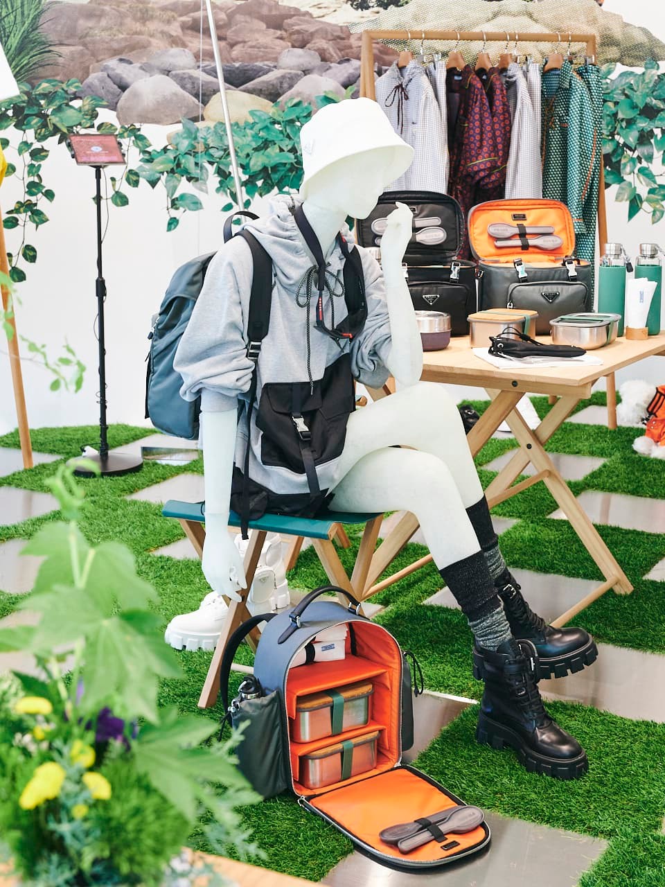 プラダ　代官山　蔦屋　ポップアップ