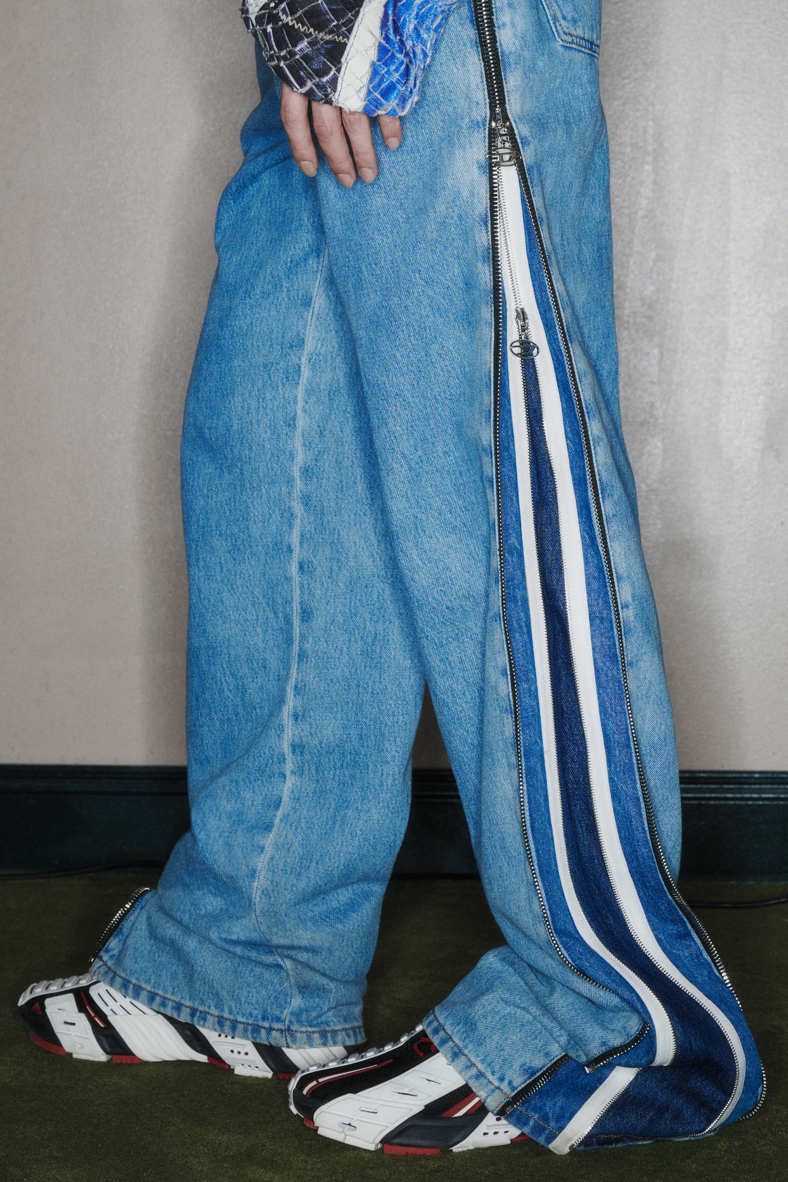 〈ディーゼル〉新クリエイティブ・ディレクター、グレン・マーティンスがデビューにかけた思いとは？ - Slide:2