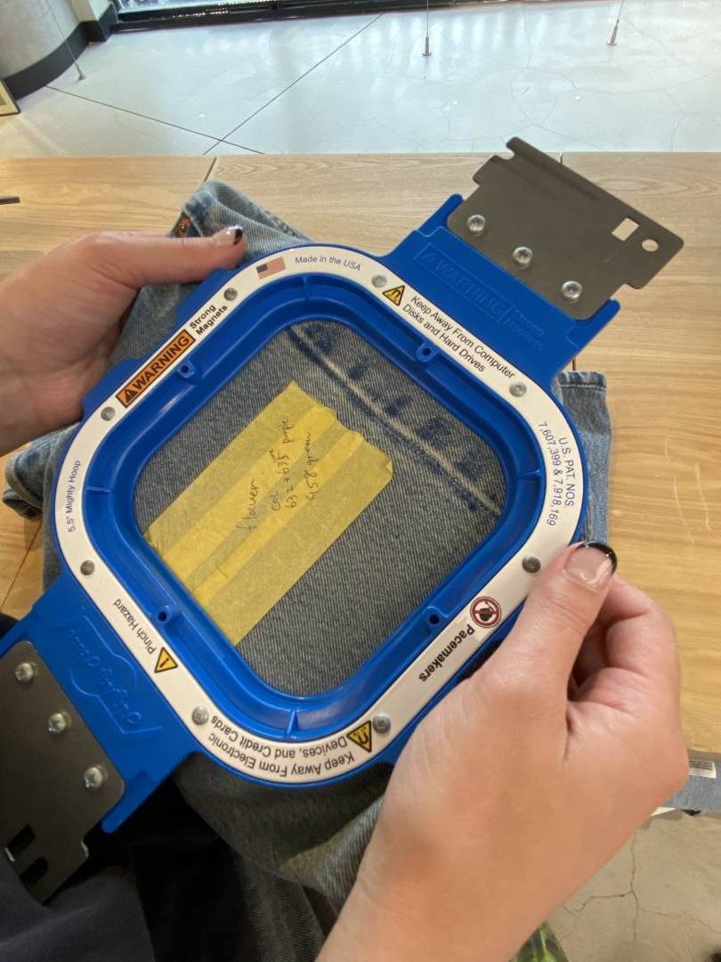 もう穿けない!と思っていた最愛デニム。リーバイス®でプロのジーンズリペアを体験 – スタイリスト谷崎彩の超私的ファッション愛 #19 - Slide:4