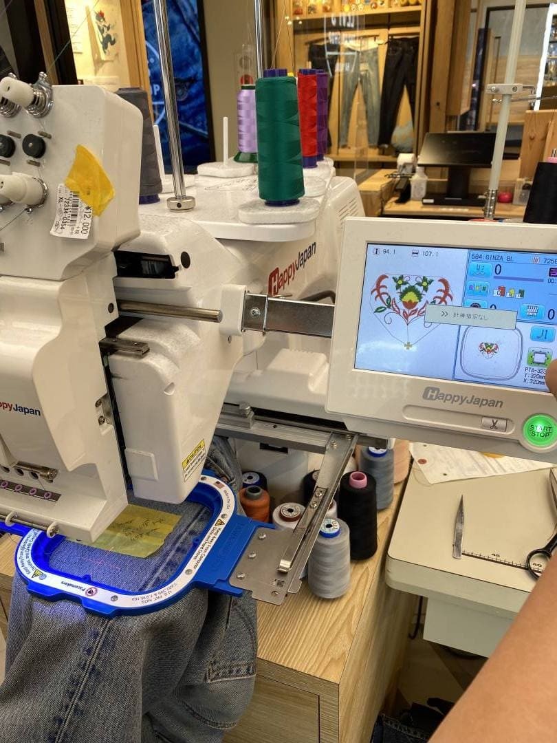 もう穿けない!と思っていた最愛デニム。リーバイス®でプロのジーンズリペアを体験 – スタイリスト谷崎彩の超私的ファッション愛 #19 - Slide:7