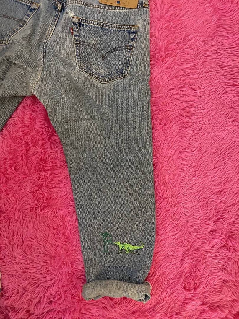 もう穿けない!と思っていた最愛デニム。リーバイス®でプロのジーンズリペアを体験 – スタイリスト谷崎彩の超私的ファッション愛 #19 - Slide:12