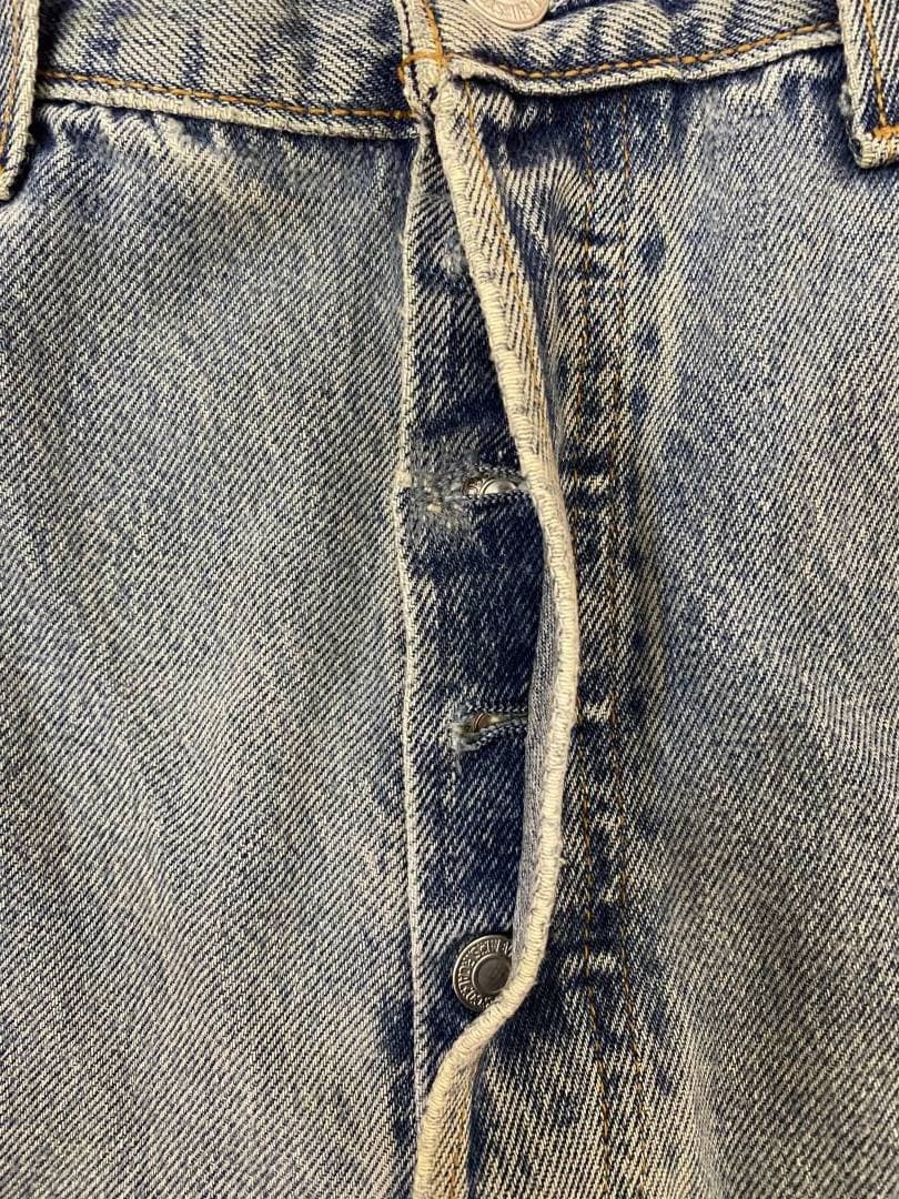 もう穿けない!と思っていた最愛デニム。リーバイス®でプロのジーンズリペアを体験 – スタイリスト谷崎彩の超私的ファッション愛 #19 - Slide:5