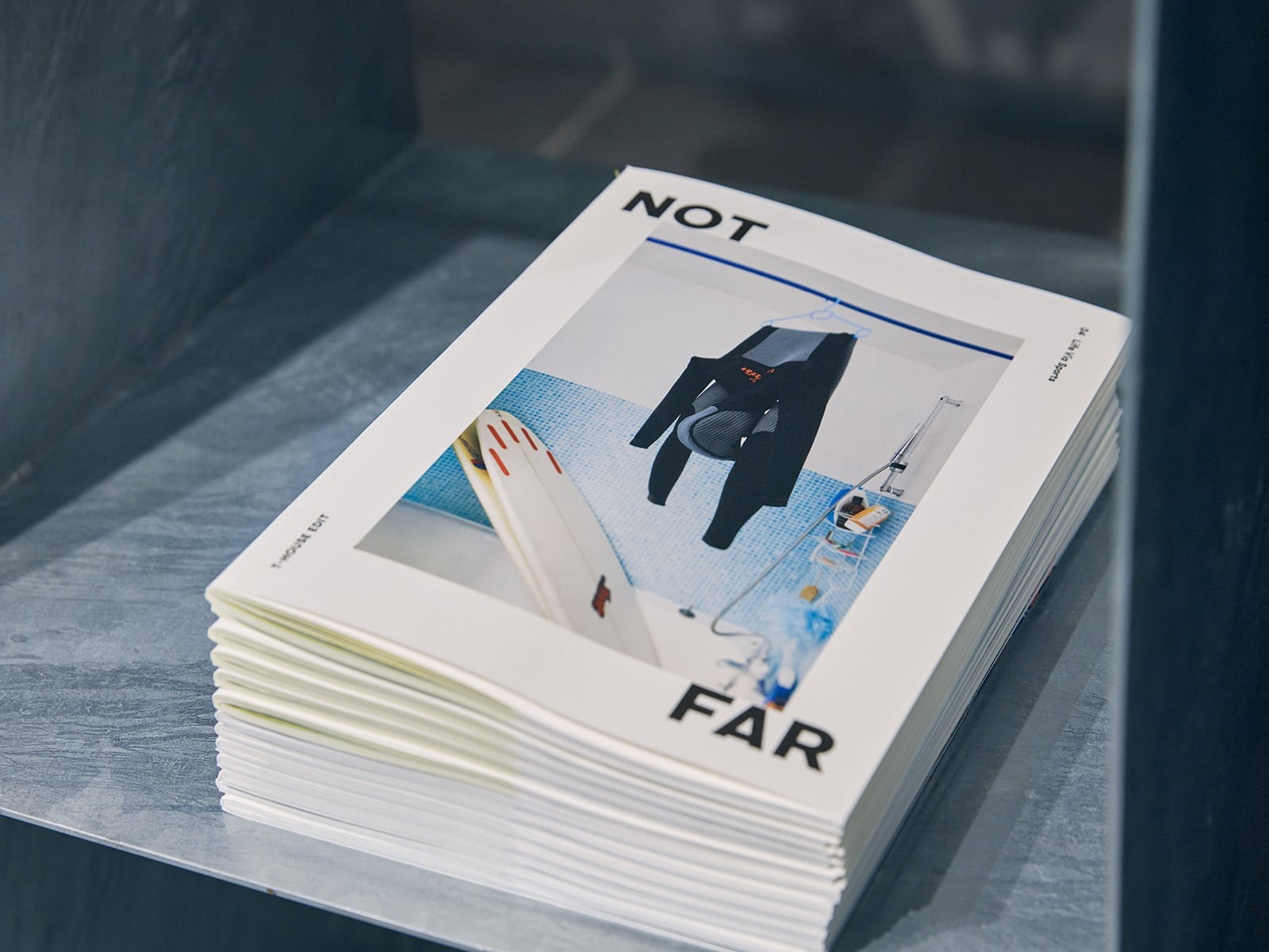 フリーマガジン「NOT FAR」 - Slide:4