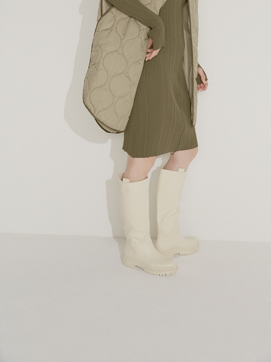 秋のおしゃれはシックにアクティブに！〈H＆M〉のサステナブルなコレクションに注目 - Slide:3