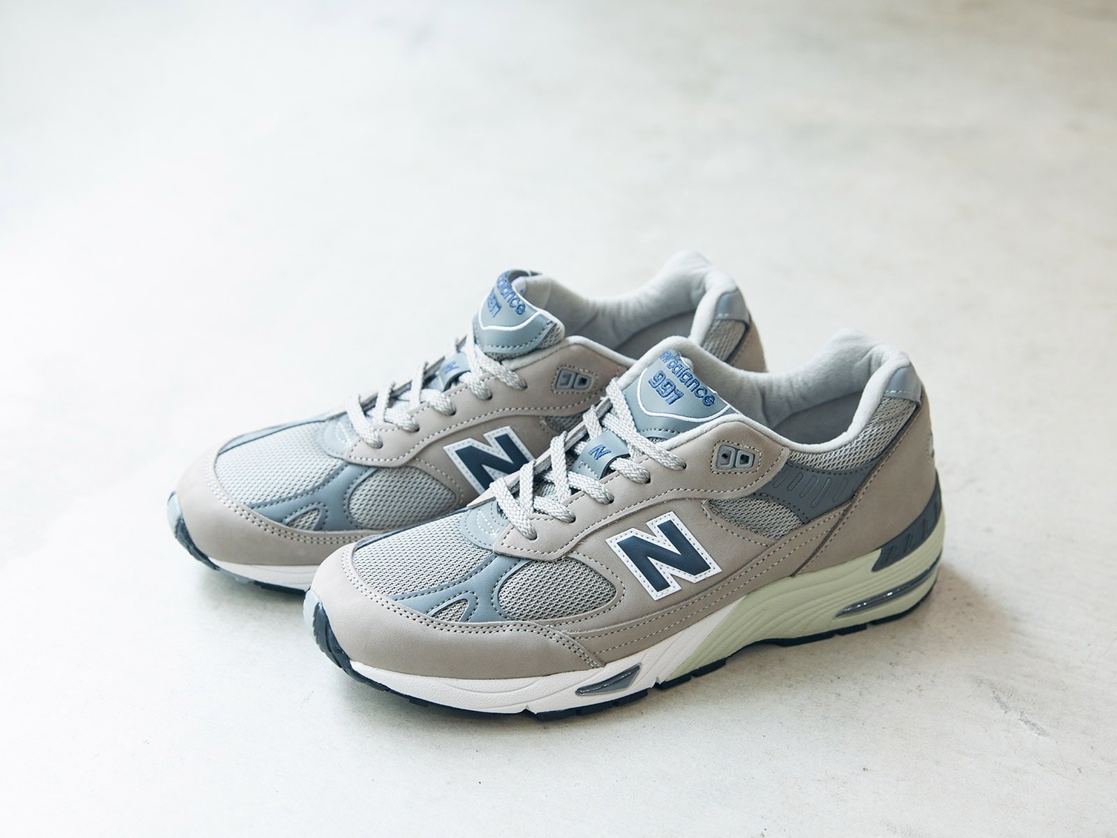 ニューバランスのスニーカー - Slide:1