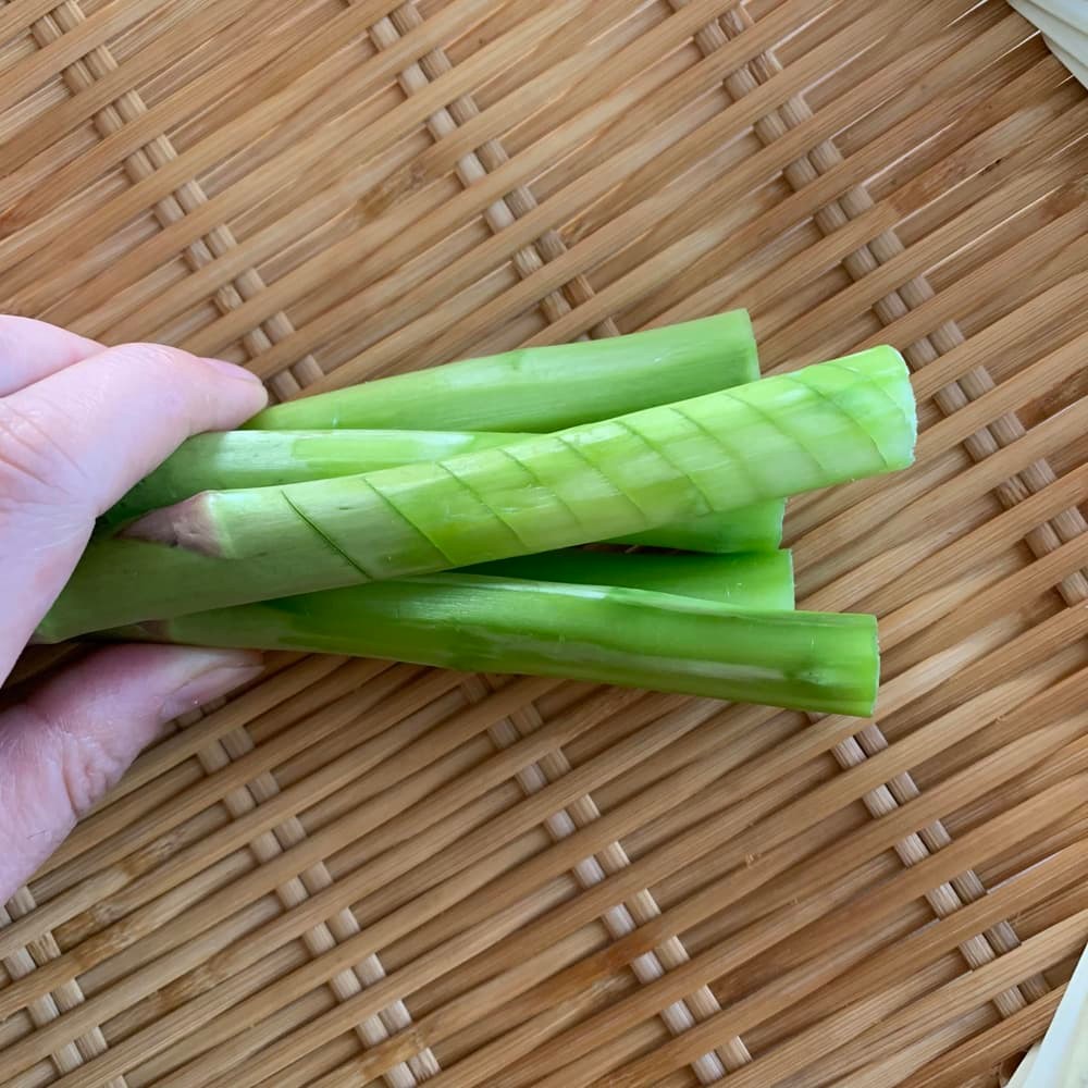 となりの5分メシ vol.69 グリーンアスパラガスとパルミジャーノの春巻き - Slide:1