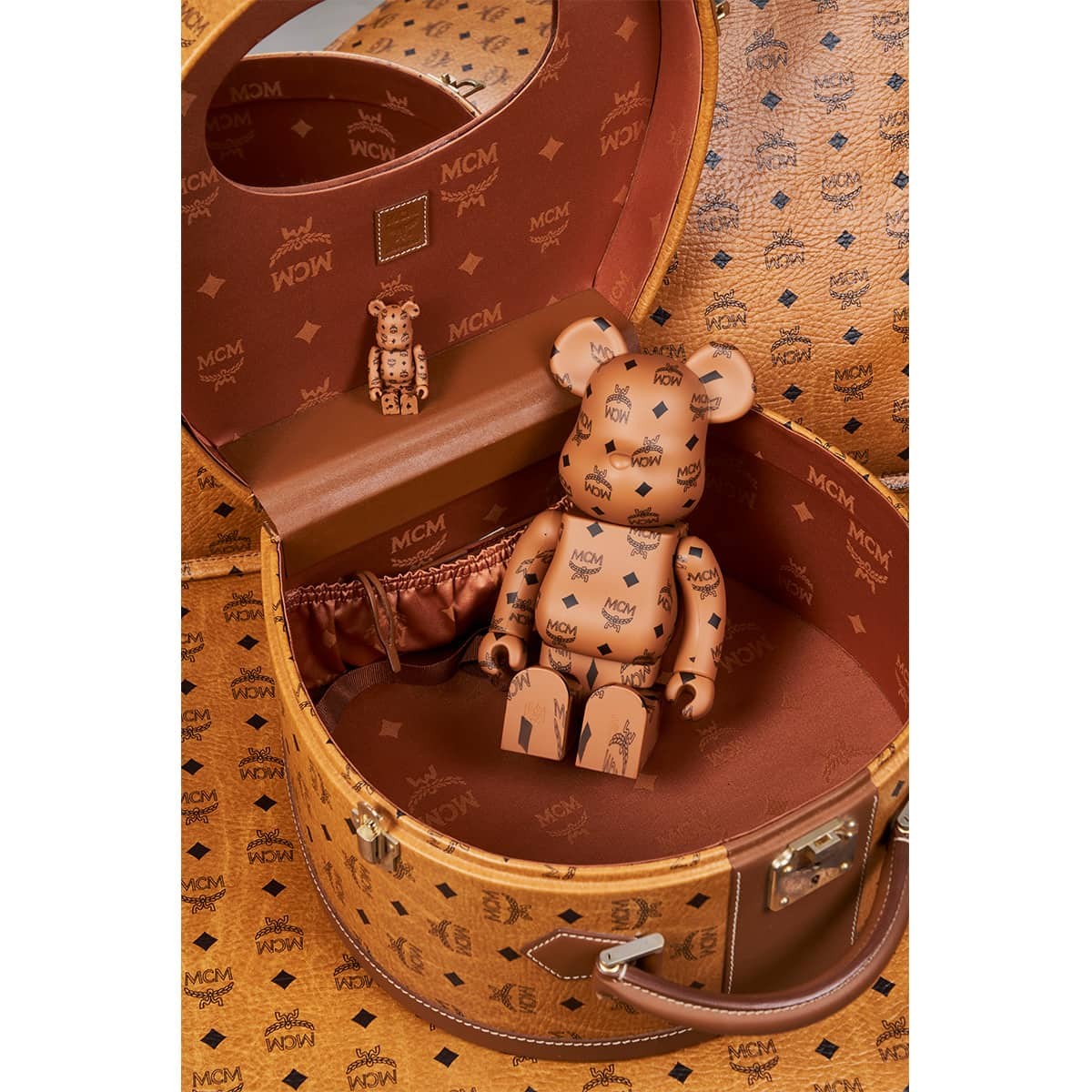 MCM, ベアブリック - Slide:1