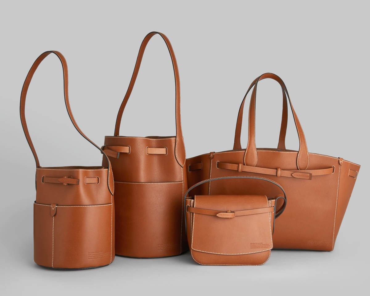 地球へと還っていくバッグ。〈アニヤ・ハインドマーチ〉から生分解性レザーのコレクションが登場 - Slide:1