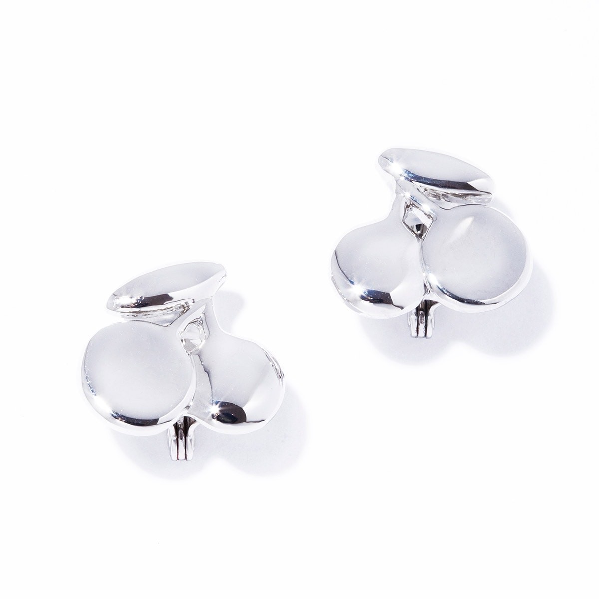 〈IRIS 47〉見るものを刺激するヘッドピースとイヤリング - Slide:6