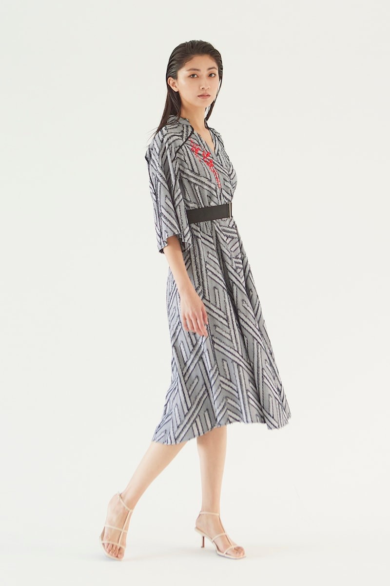 ヴィヴィアンタム 2022春コレクション 熊井友梨奈 - Slide:2