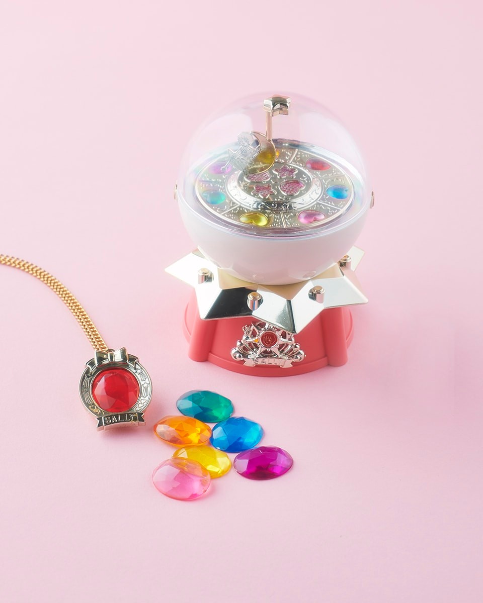 『セーラームーン』や『魔法使いサリー』。魔女っこアニメの”変身グッズ”にいつだって心がときめく 80〜90’s編 - Slide:2