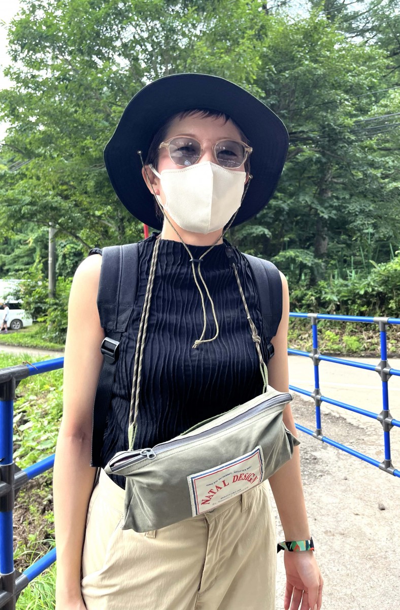 フジロック・フェスティバルでスタイルハント! vol.4 〈KEEN〉とカラフル&モノトーンコーディネート - Slide:1