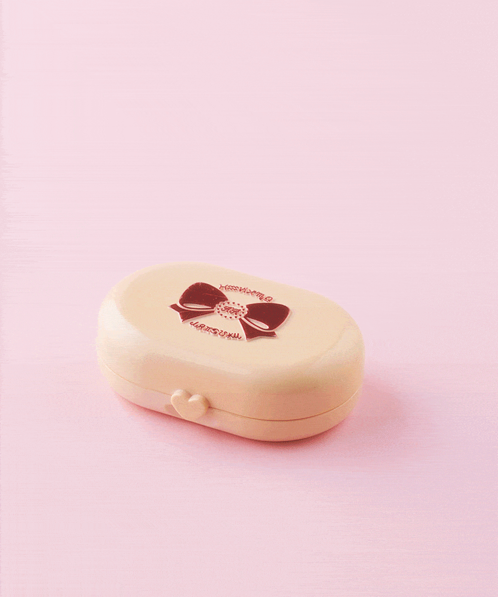 『セーラームーン』や『魔法使いサリー』。魔女っこアニメの”変身グッズ”にいつだって心がときめく 80〜90’s編 - Slide:1