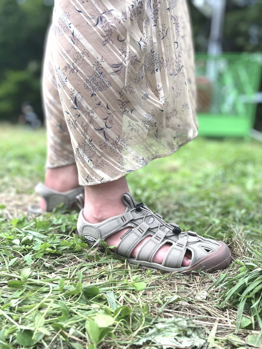 フジロック・フェスティバルでスタイルハント! vol.5 〈KEEN〉とシンプル×ヘルシーな肌見せスタイル - Slide:2