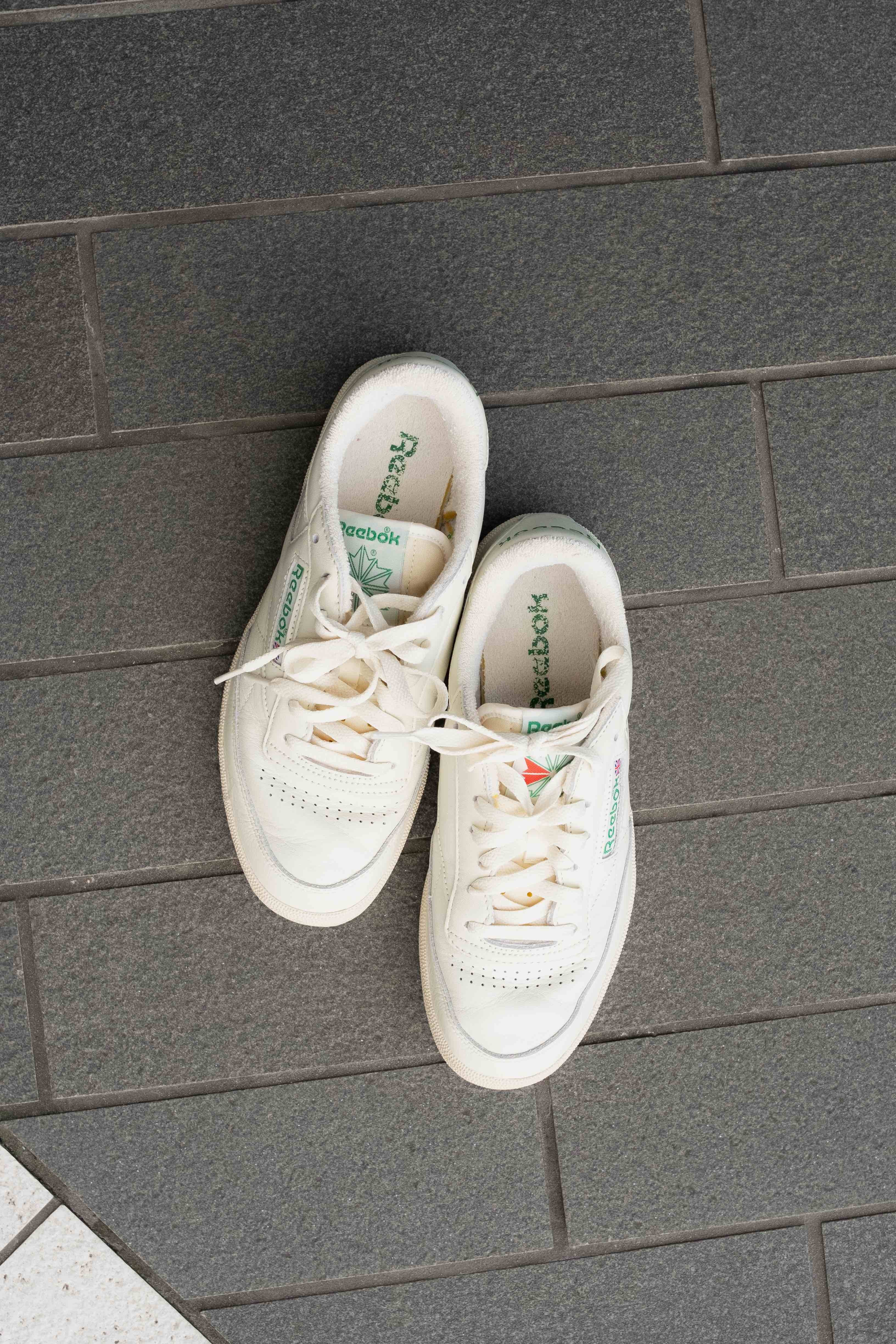 リーボック - Slide:1