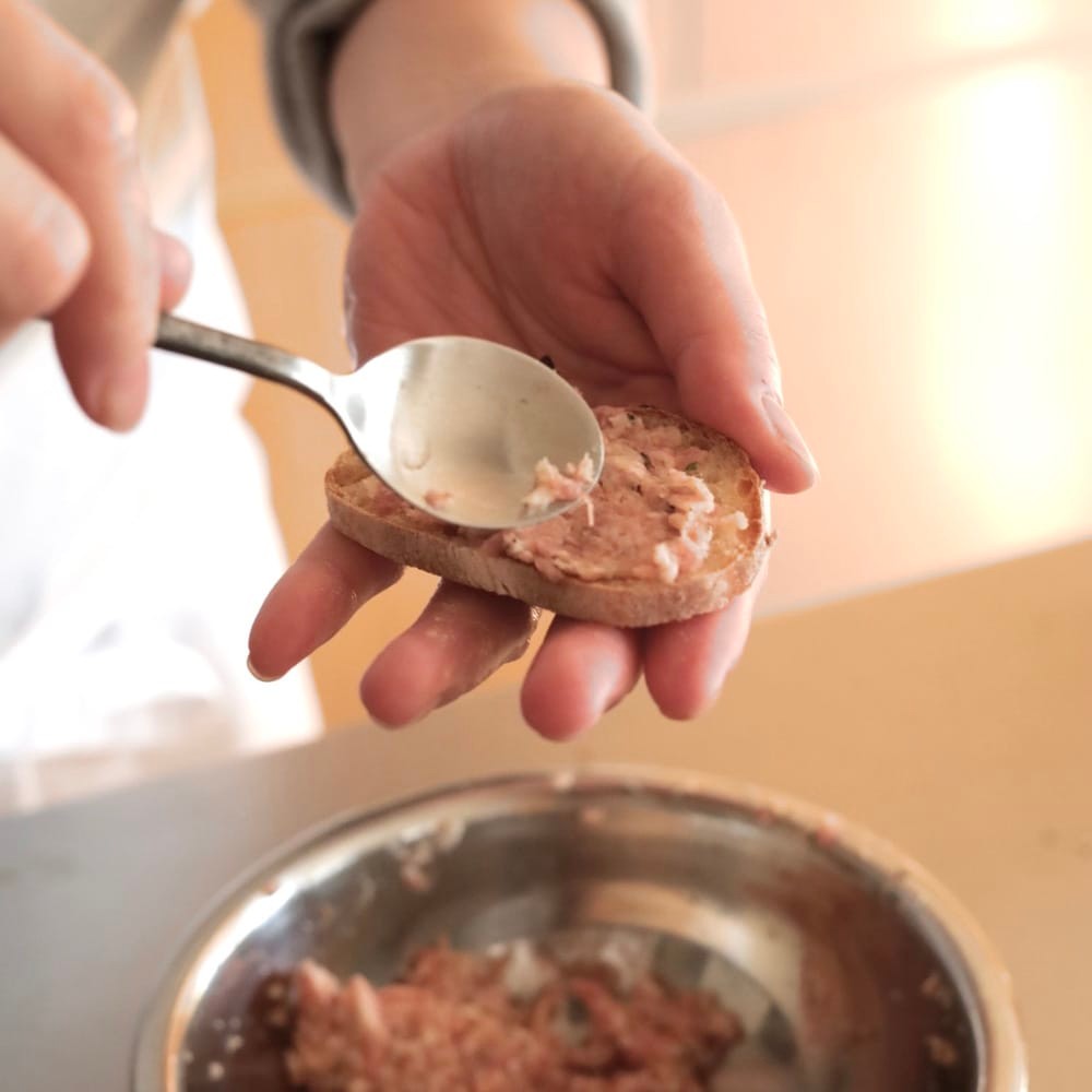 となりの5分メシ vol.88 蓮根サルシッチャのクロスティーニ - Slide:3